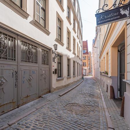 Spacious 1-Bedroom Apartment In The Heart Of Old Town Рига Екстериор снимка