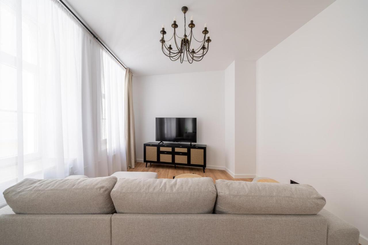 Spacious 1-Bedroom Apartment In The Heart Of Old Town Рига Екстериор снимка