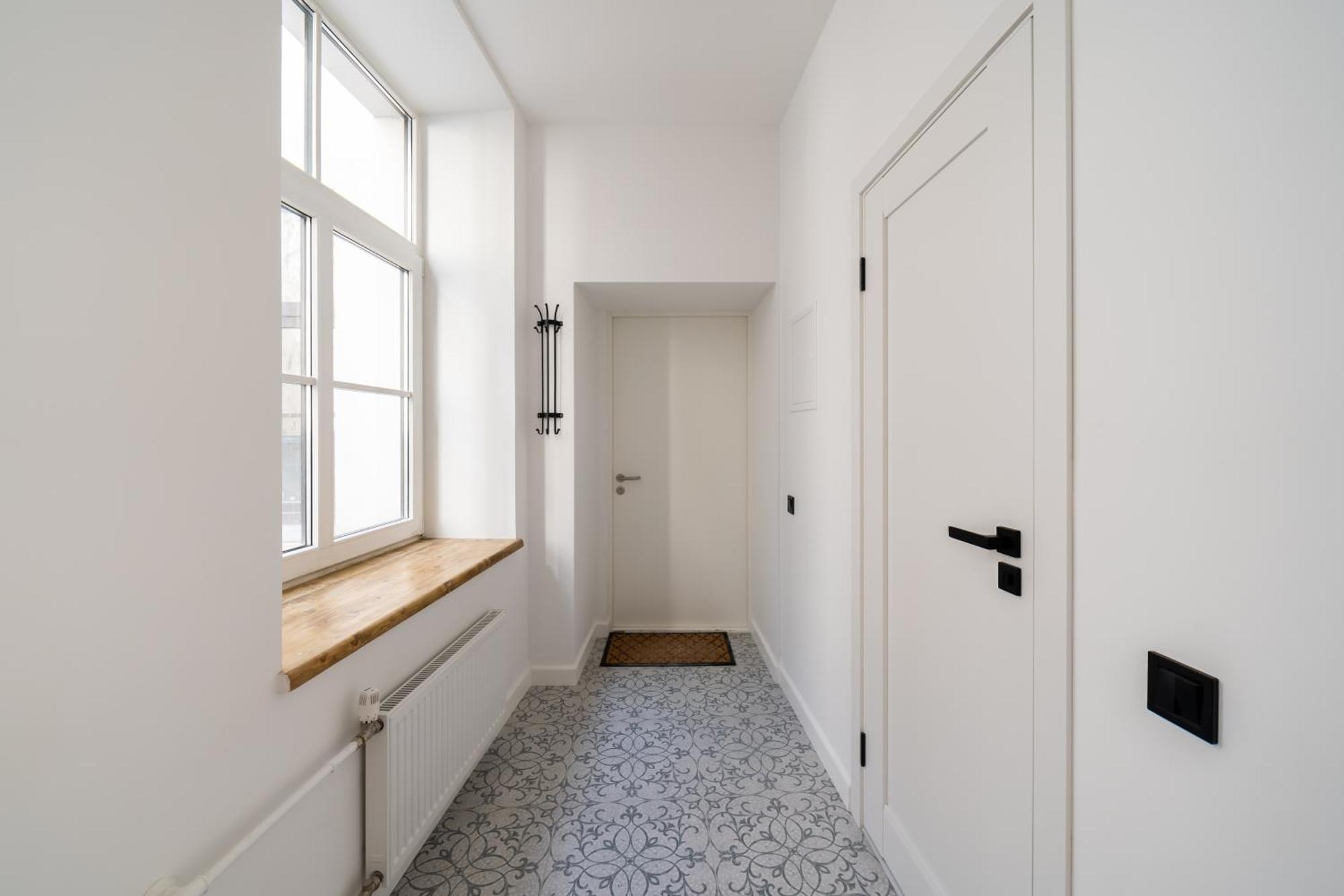 Spacious 1-Bedroom Apartment In The Heart Of Old Town Рига Екстериор снимка