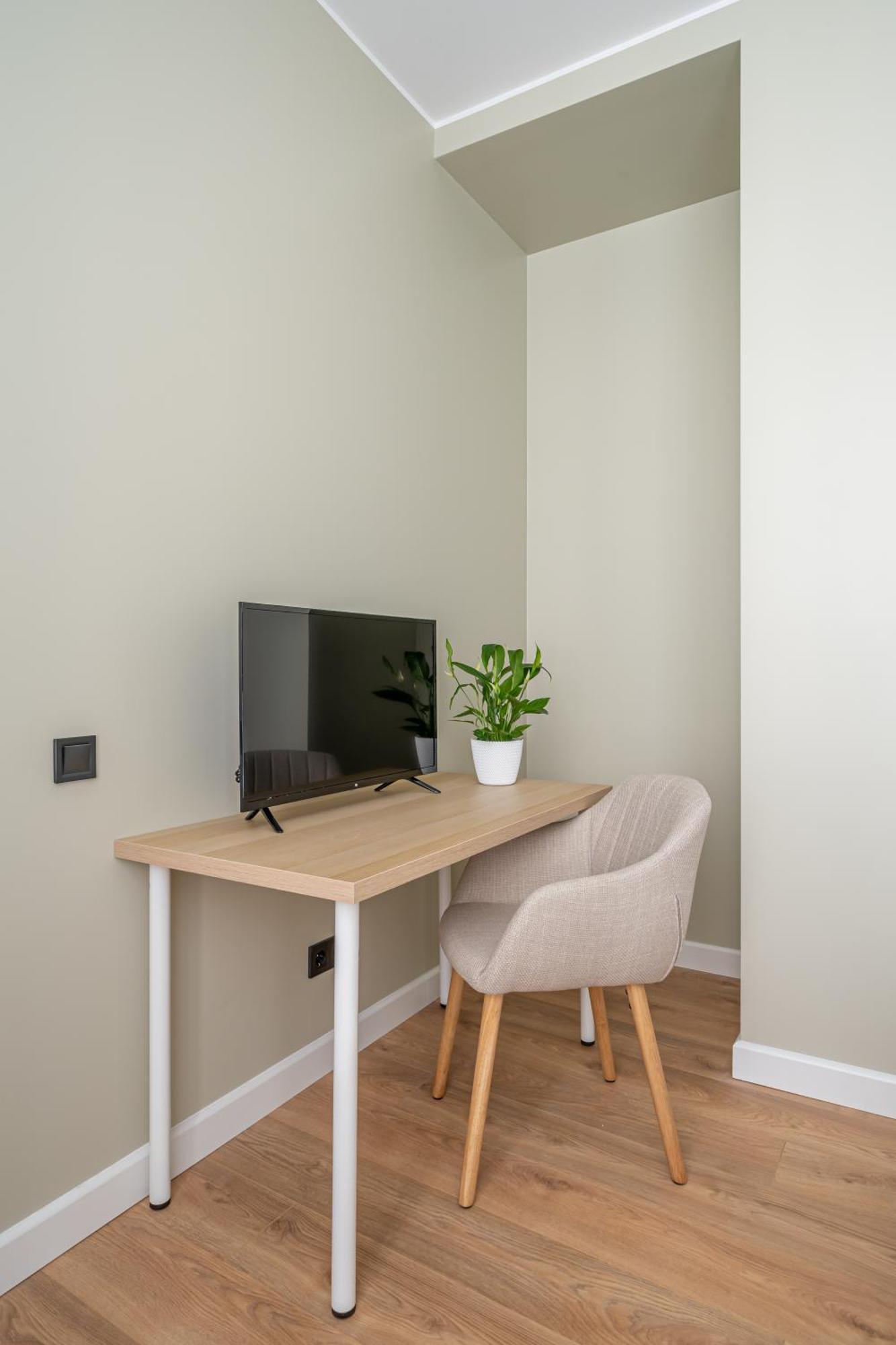 Spacious 1-Bedroom Apartment In The Heart Of Old Town Рига Екстериор снимка